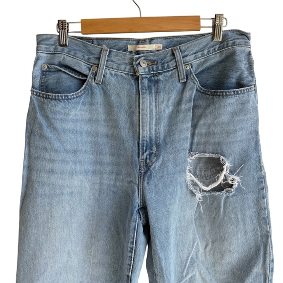 Levi's Women's Size 30x31 '94 Baggy Straight Leg & Distressed Jeans Medium Wash - Picture 2 of 9